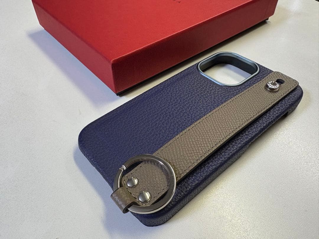 BONAVENTURA ハンドル付きバックカバーケース(iPhone16)