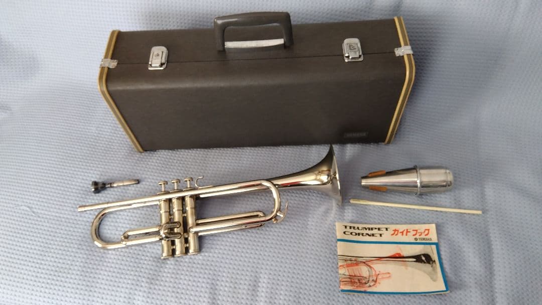 トランペット シルバー 　ハードケース付き