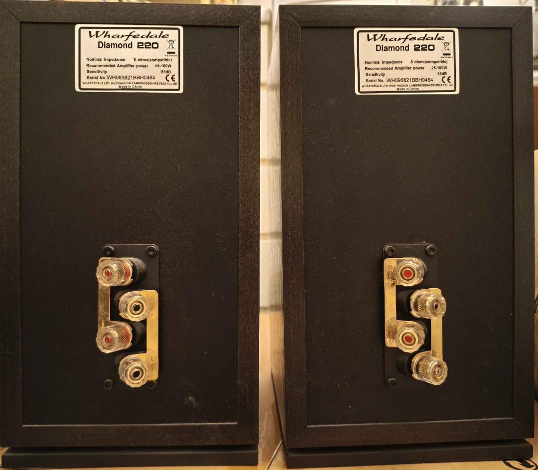 スピーカー・ウーファー Wharfedale Diamond 220