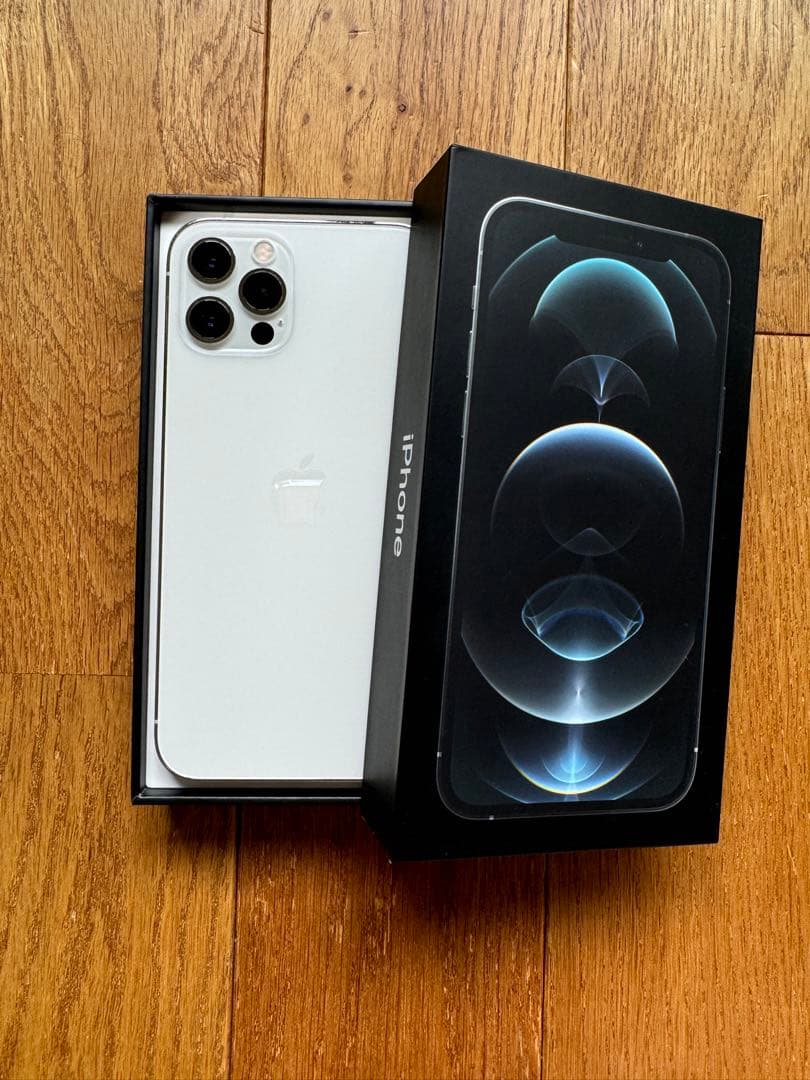 iPhone 12 Pro シルバー256GB SIMフリー