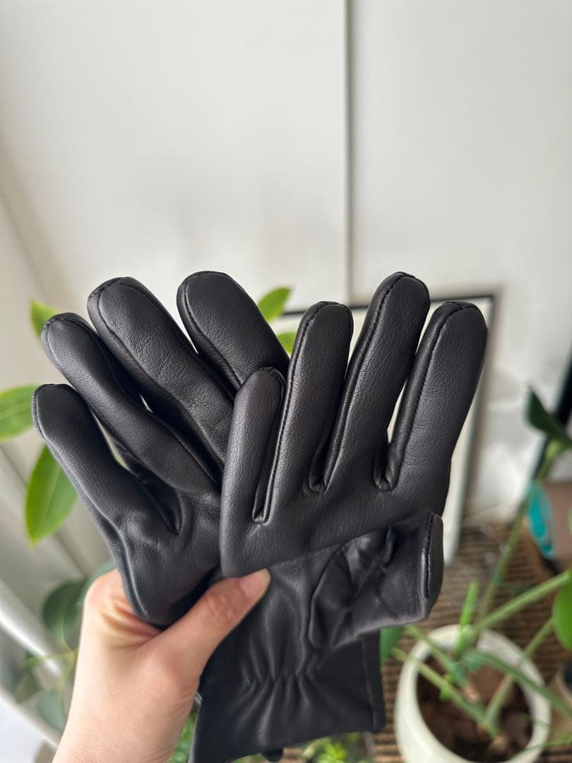 COS 新品CASHMERE-LINED 山羊革 カシミヤ裏地付きレザーグローブ