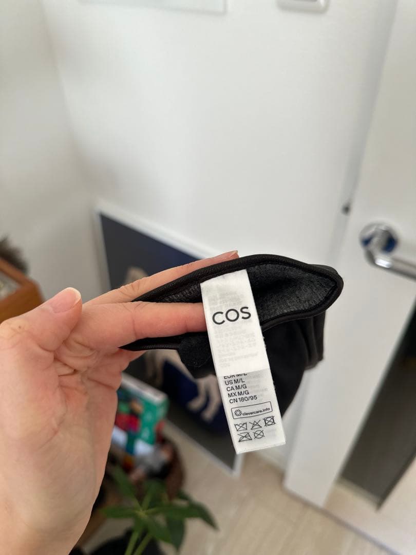 COS 新品CASHMERE-LINED 山羊革 カシミヤ裏地付きレザーグローブ