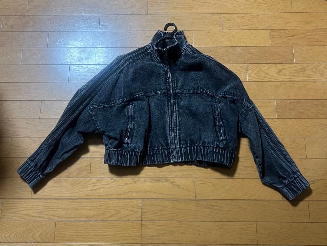 adidas ダークグレー デニムジャケット