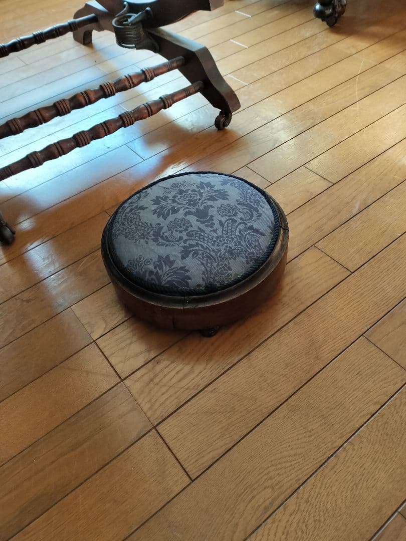イギリスアンティークフットスツール