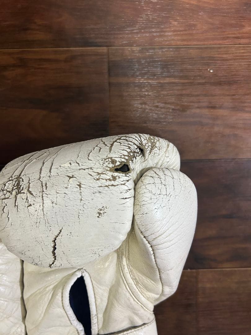 ウィニング　グローブ　8オンス　白