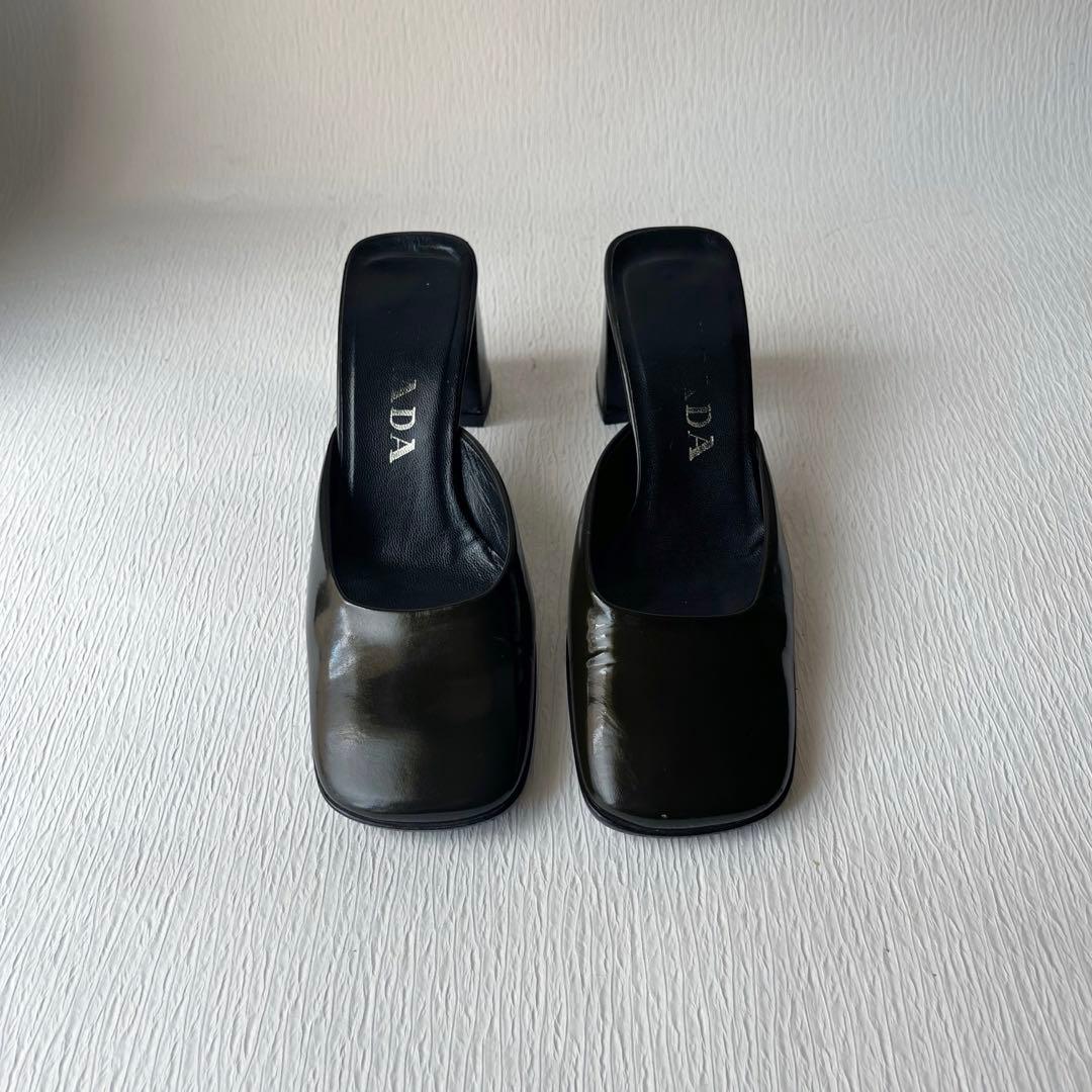 プラダ　PRADA エナメル　スクエアトゥミュール　イタリア製　35