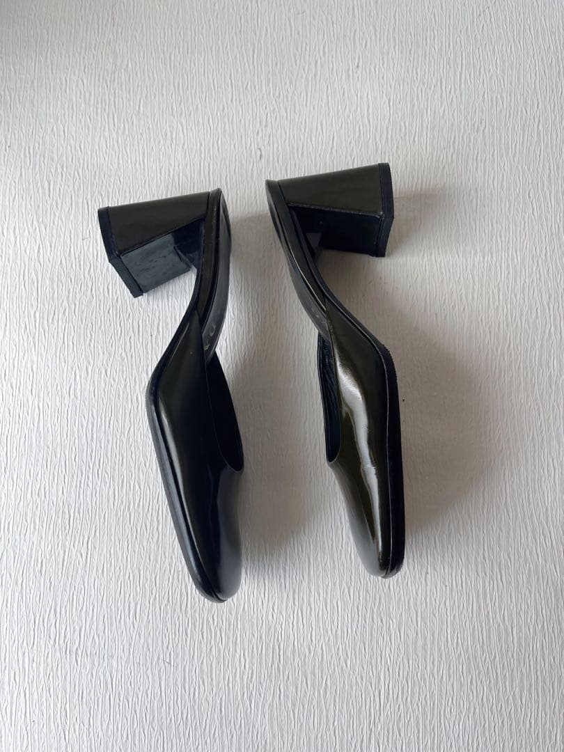 プラダ　PRADA エナメル　スクエアトゥミュール　イタリア製　35