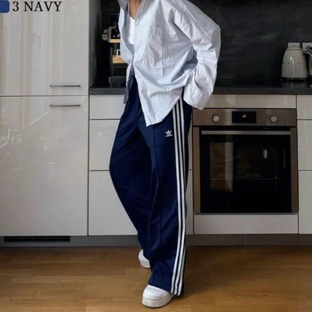 アディダス　トラックパンツ　ネイビー