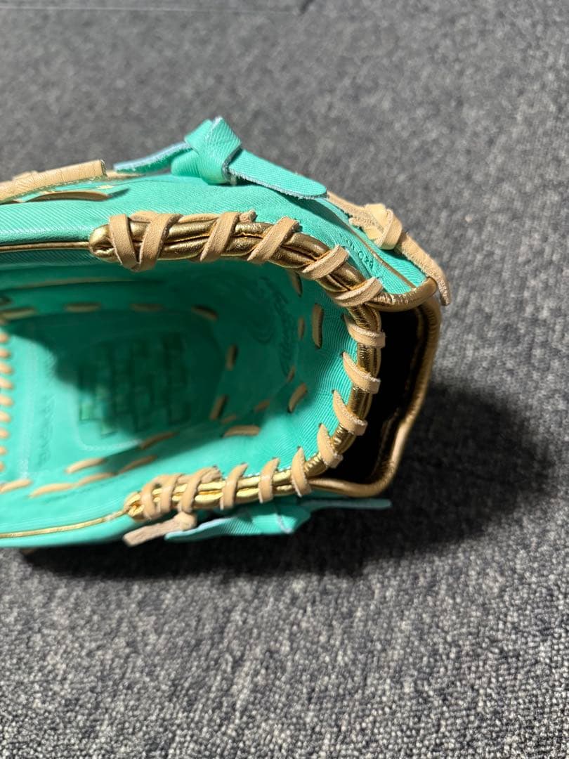 【極美品】Rawlings 投手用 右投 軟式 グリーン ミント 野球