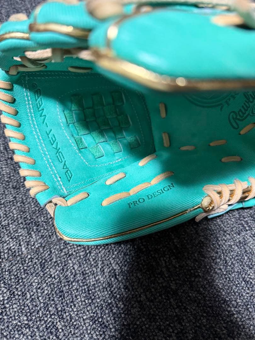 【極美品】Rawlings 投手用 右投 軟式 グリーン ミント 野球