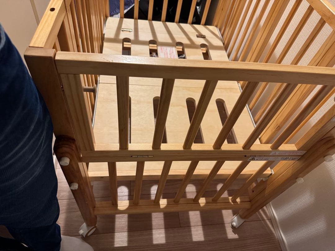 大和　パタン2 木製ベビーベッド 前側開閉機能付き