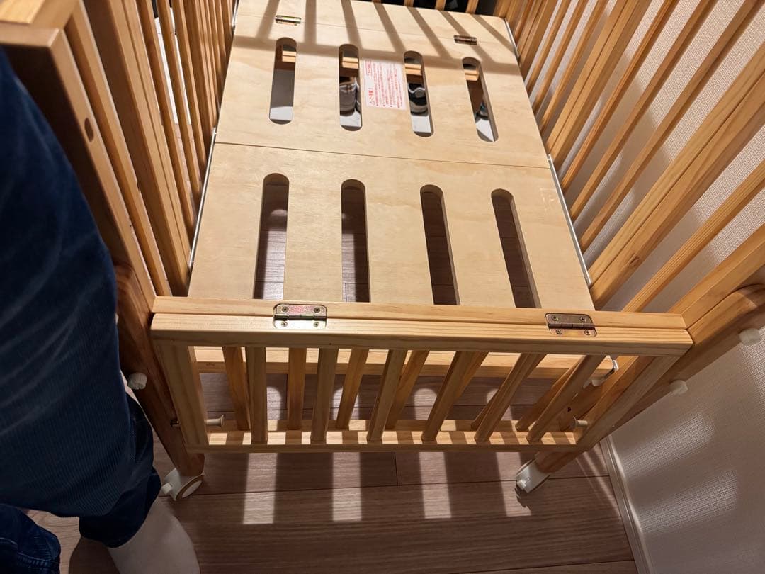 大和　パタン2 木製ベビーベッド 前側開閉機能付き