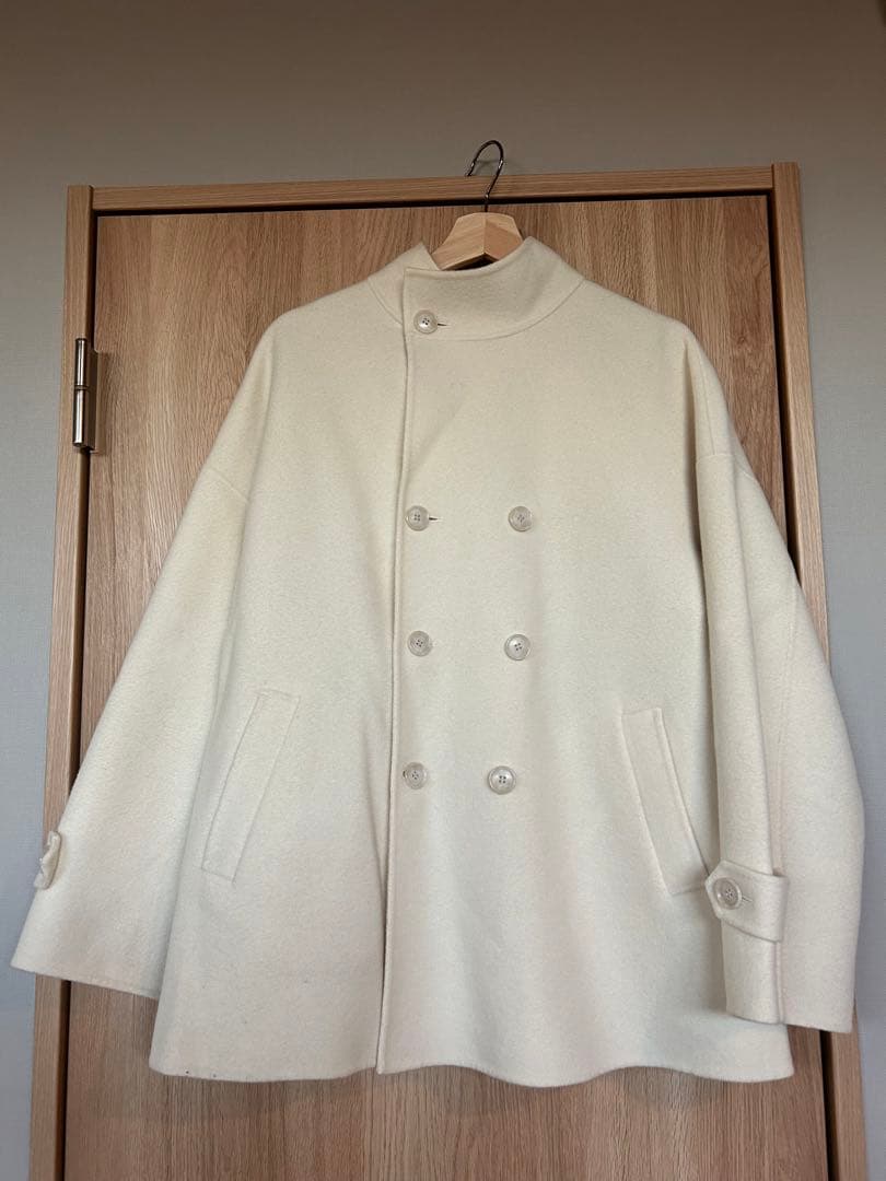 deres デレス　ショートコート　オフホワイト
