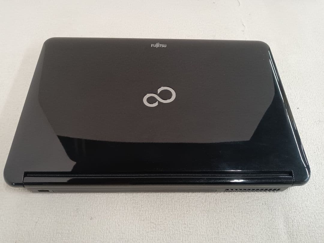 † LIFBOOK AH56/E FMVA56EB 8GB ストレージ無