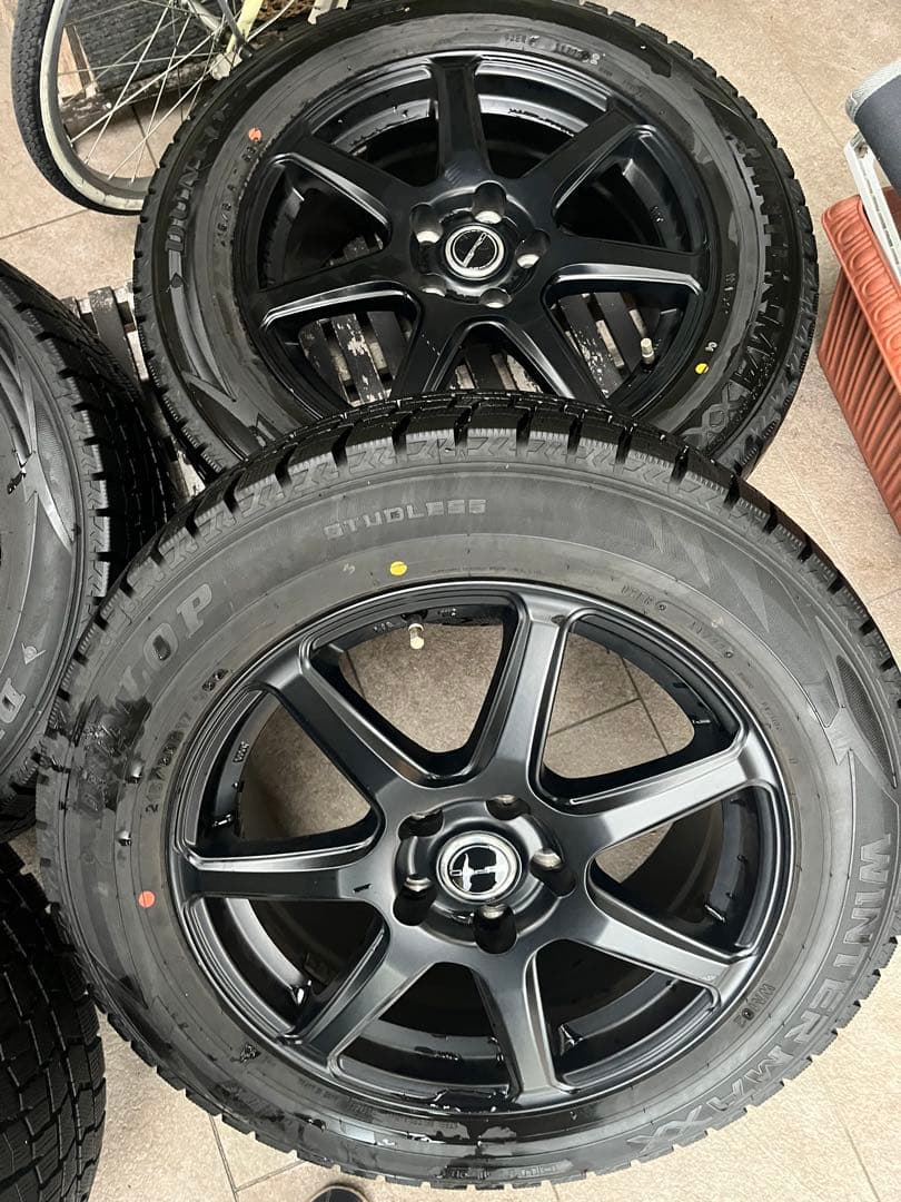 ウィンターマックス　215/60R17 2022年製