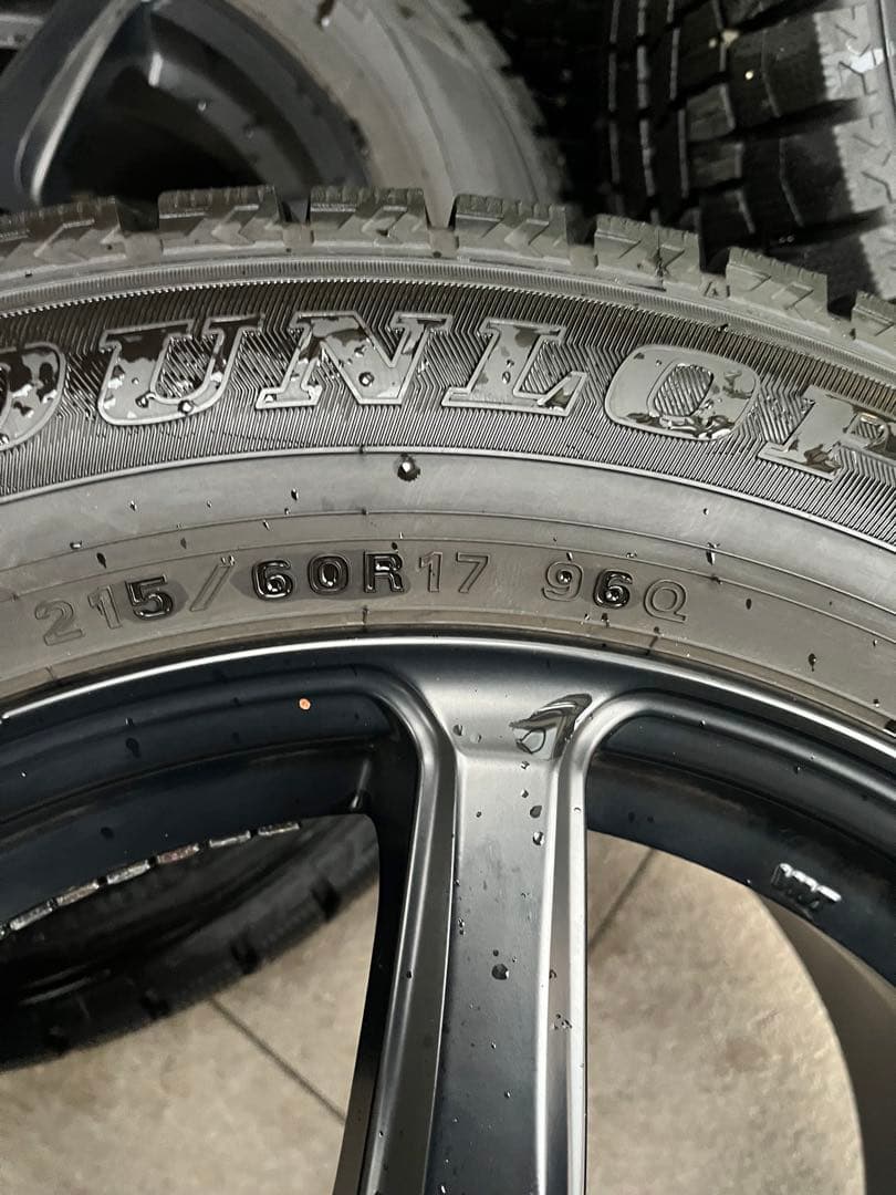 ウィンターマックス　215/60R17 2022年製