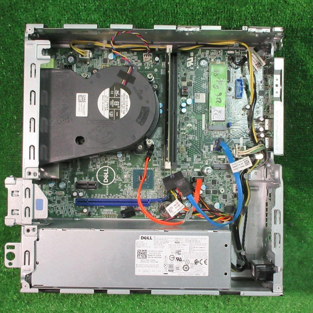 Windows11 第8世代Core i7 M.2SSD250GB メモリ8GB