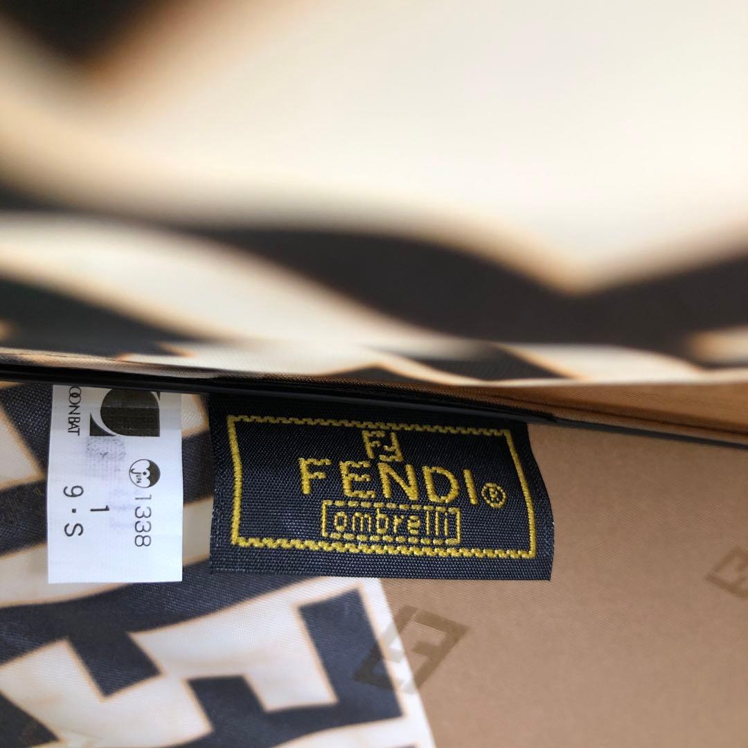 【美品】FENDI フェンディ　折りたたみ傘　ズッカ柄　ブラウン