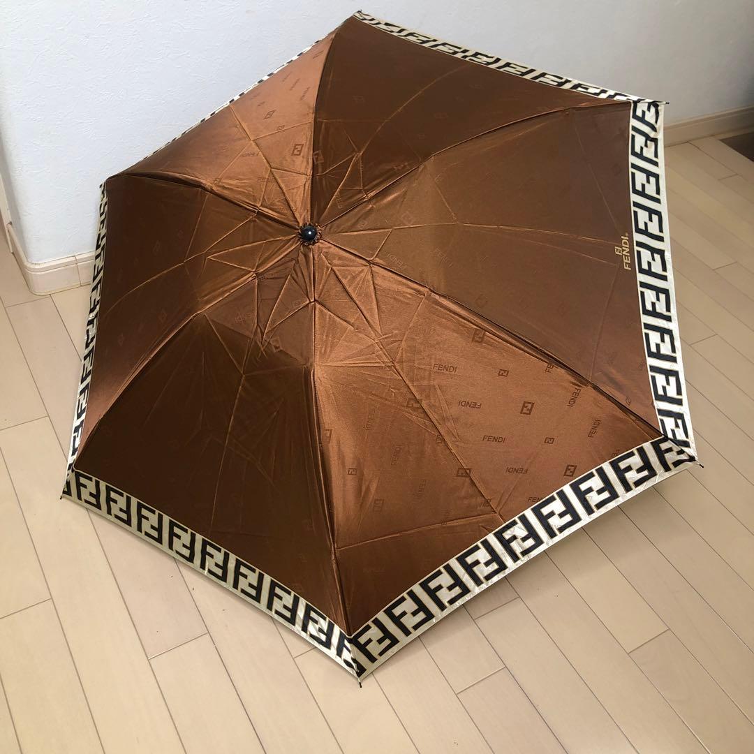 【美品】FENDI フェンディ　折りたたみ傘　ズッカ柄　ブラウン