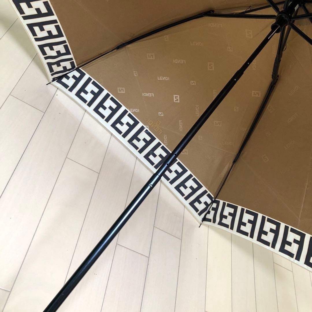 【美品】FENDI フェンディ　折りたたみ傘　ズッカ柄　ブラウン