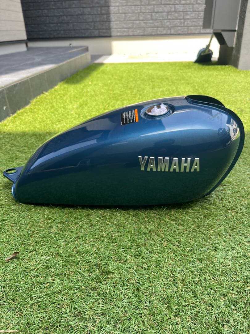 まーYAMAHA SR400 純正タンク　2019モデル