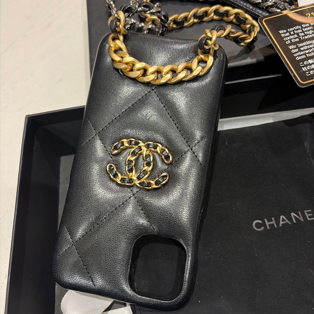 サリア　CHANEL iPhone11ケース ブラック