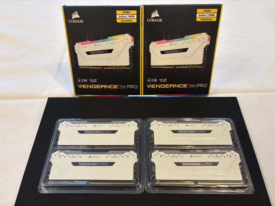 CORSAIR DDR4-2666MHz RGBメモリ32GB [8GB×4枚]