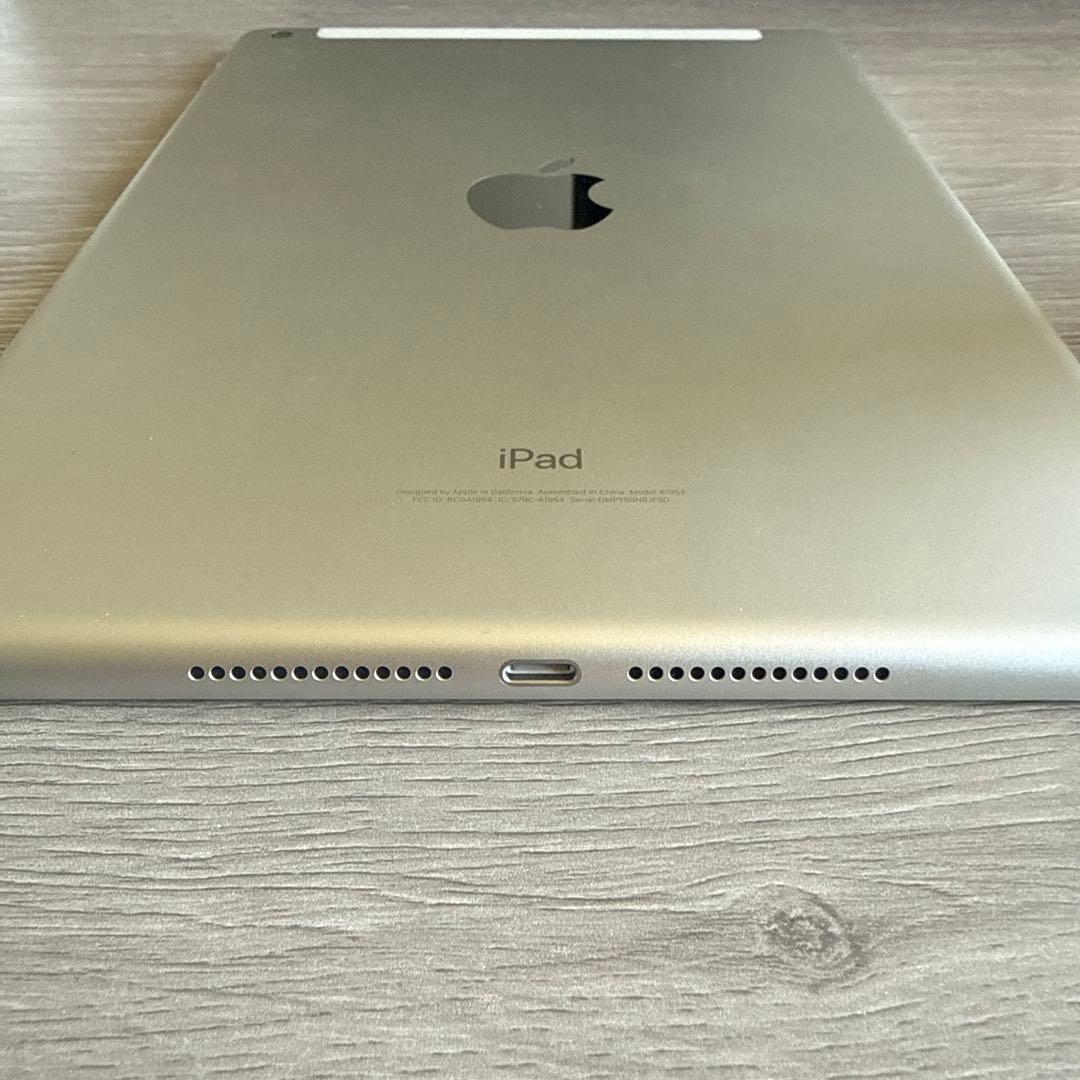 iPad 第6世代　wifiモデル