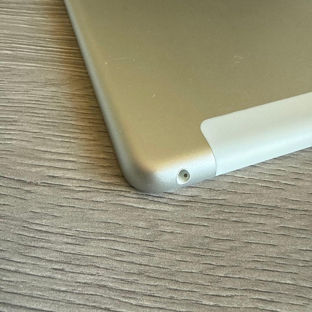 iPad 第6世代　wifiモデル