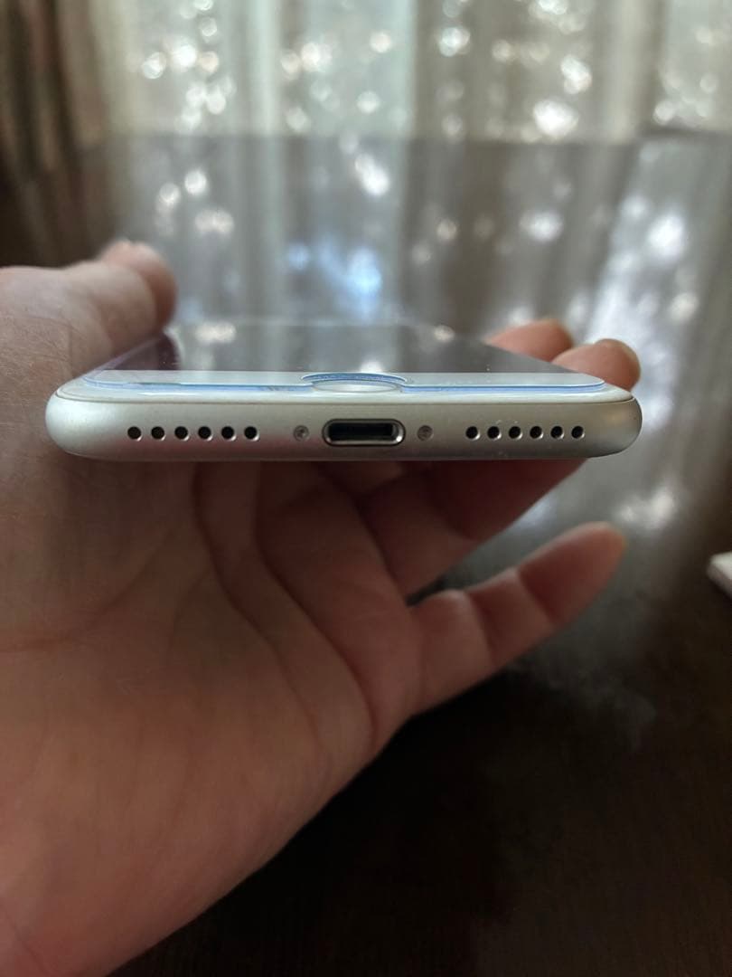 S*）様 Apple iPhone 8 ホワイト 本体 イヤフォン付き