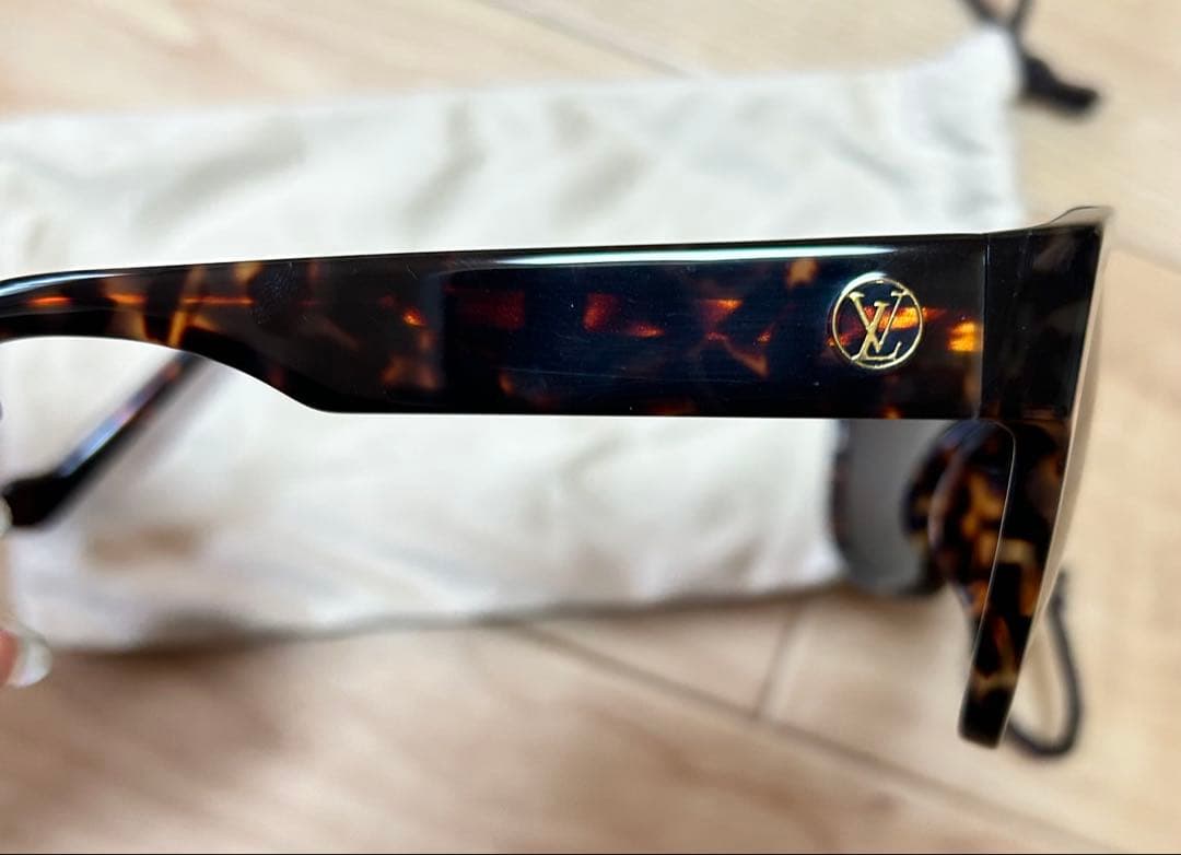 LOUIS VUITTON レディースサングラス