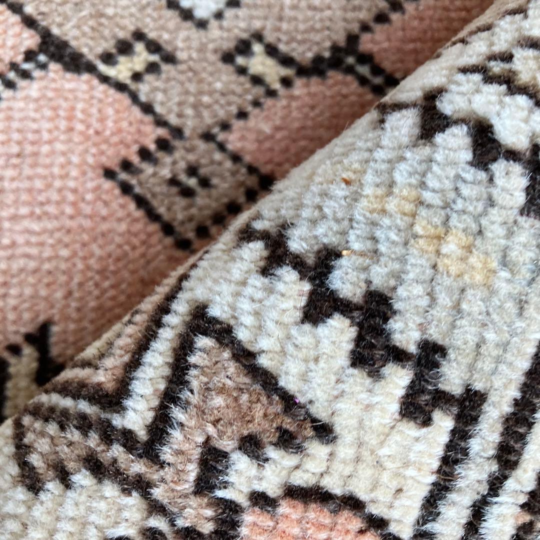 アールデコ調　81×131✳︎直線　くすみピンク　ベージュ　トルコヴィンテージラグ