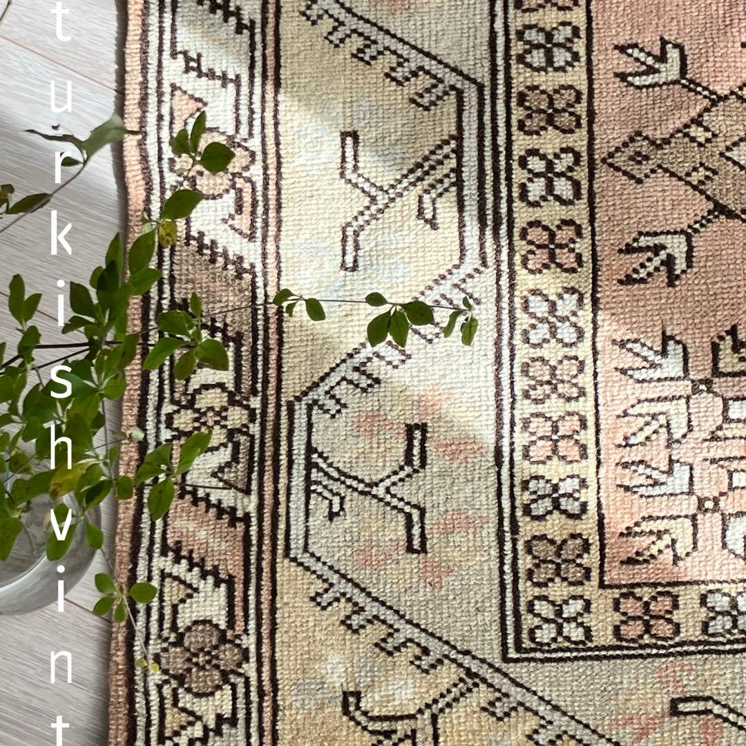 アールデコ調　81×131✳︎直線　くすみピンク　ベージュ　トルコヴィンテージラグ