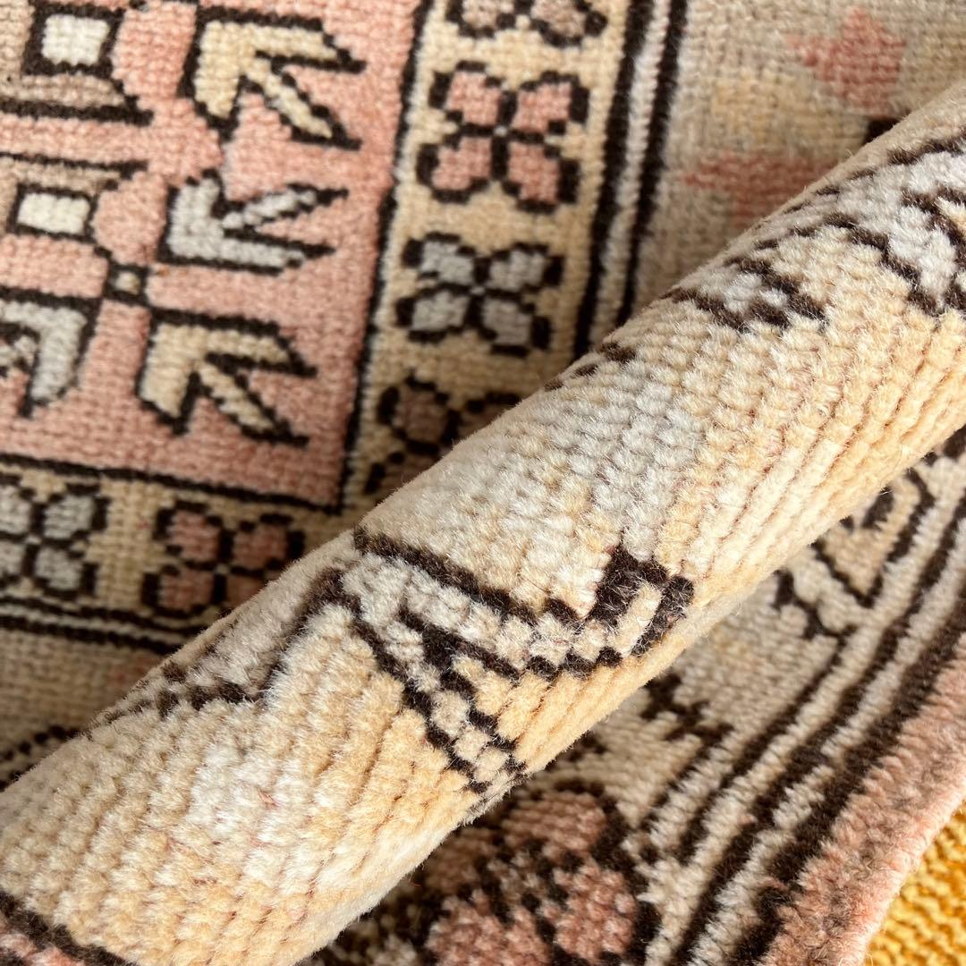 アールデコ調　81×131✳︎直線　くすみピンク　ベージュ　トルコヴィンテージラグ