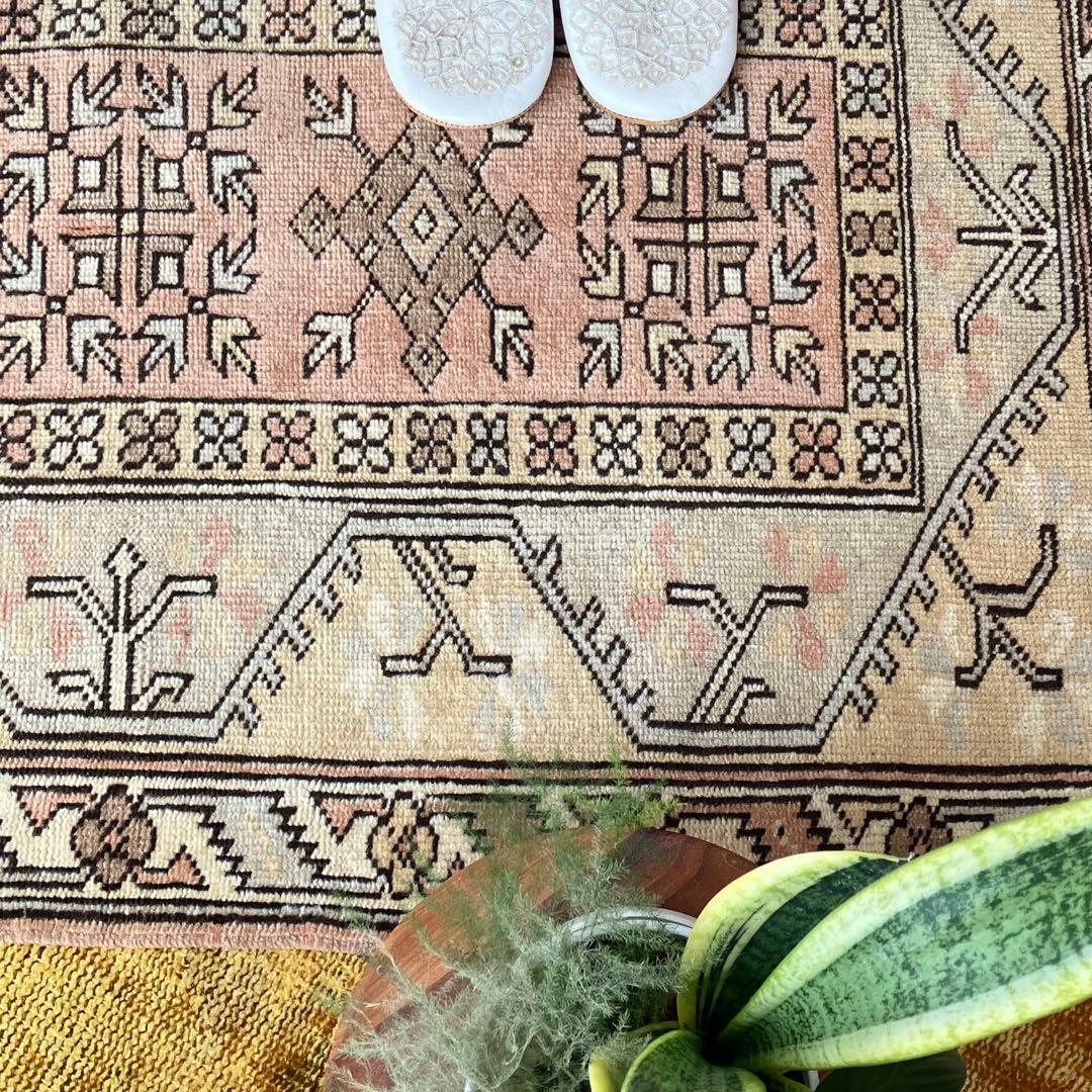 アールデコ調　81×131✳︎直線　くすみピンク　ベージュ　トルコヴィンテージラグ