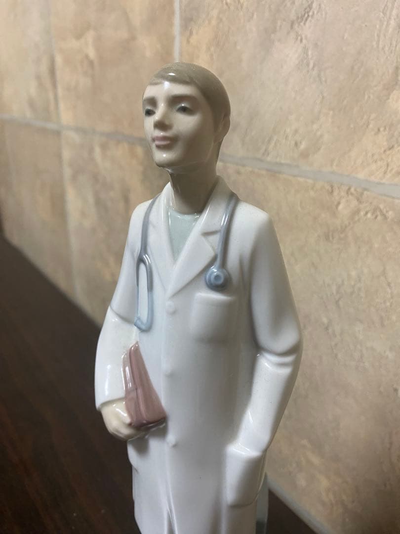 リヤドロNAO 素敵なドクター