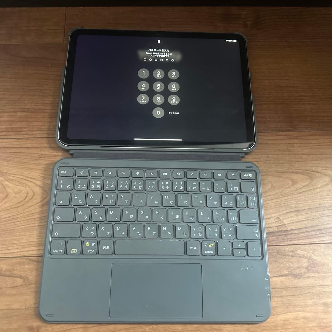 iPad A16 第11世代 Wi-Fi 128GB キーボード付き