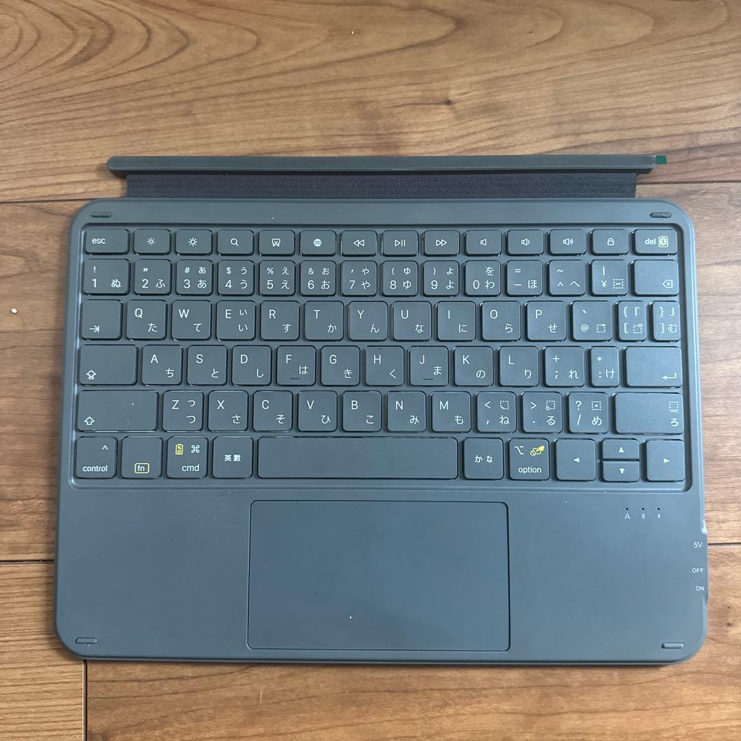 iPad A16 第11世代 Wi-Fi 128GB キーボード付き