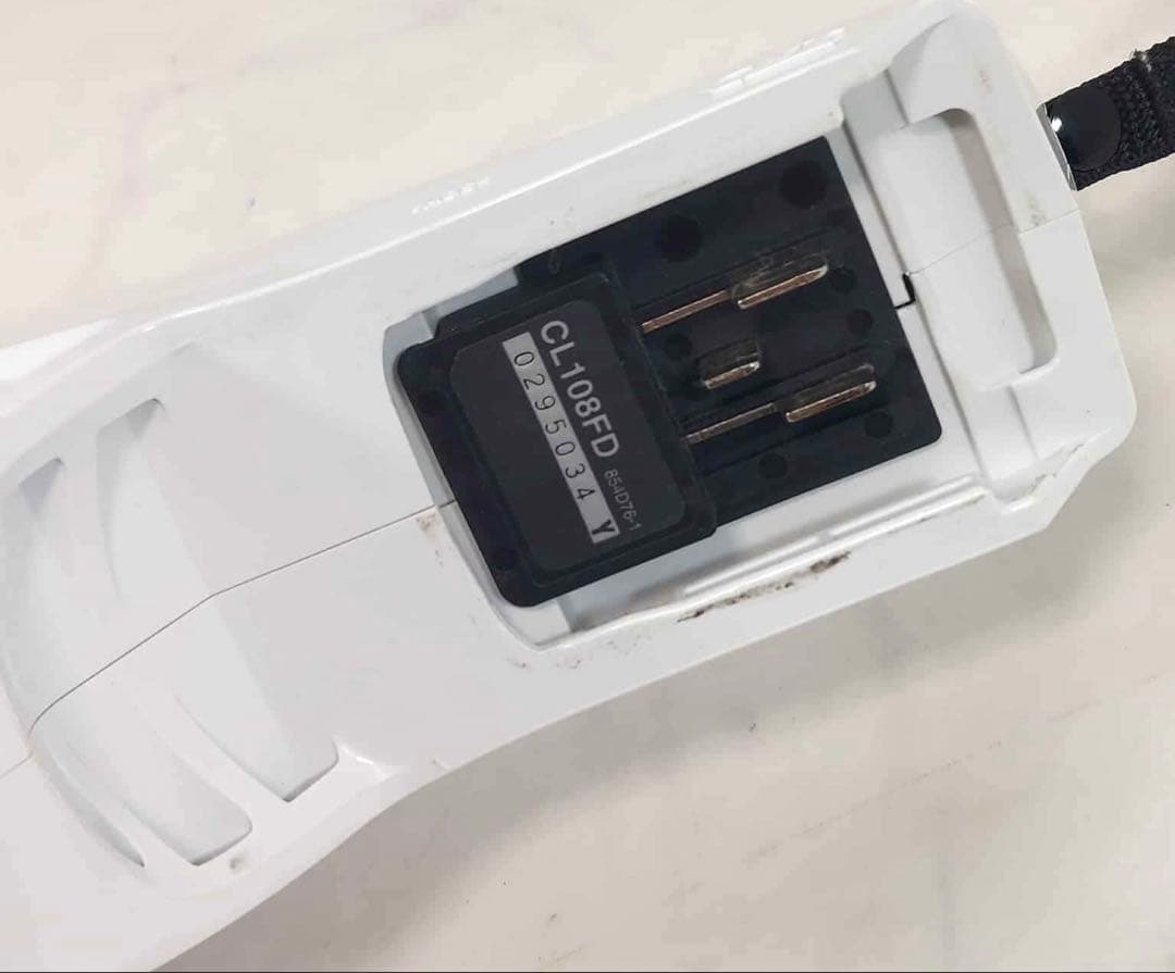 マキタ 充電式クリーナー CL108FD ①