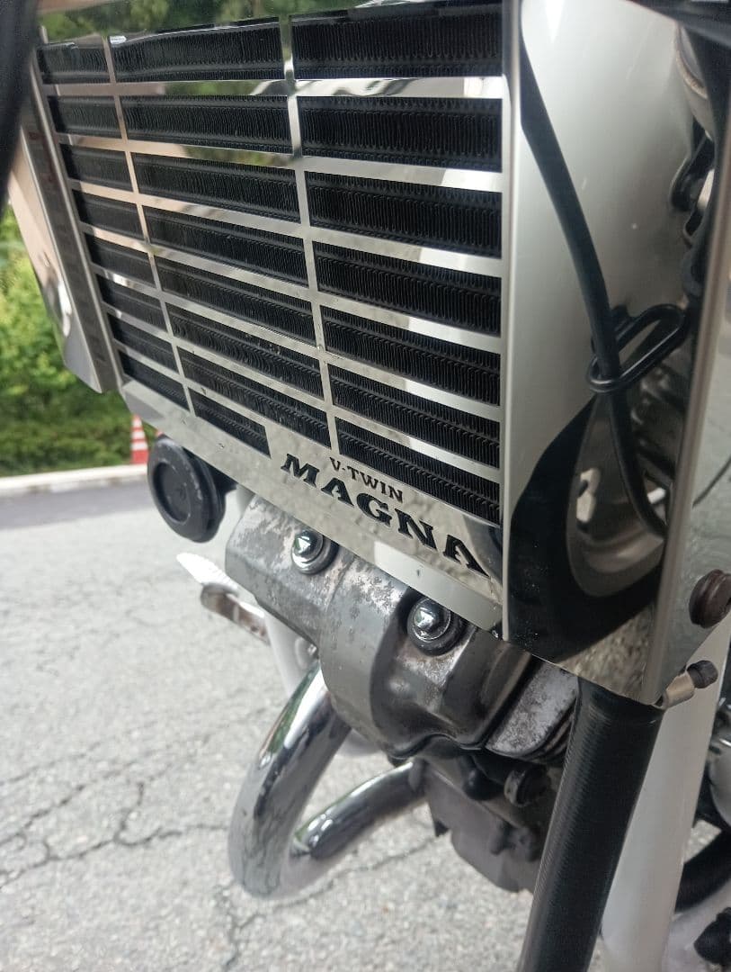 マグナ250　ラジエターカバー　新品