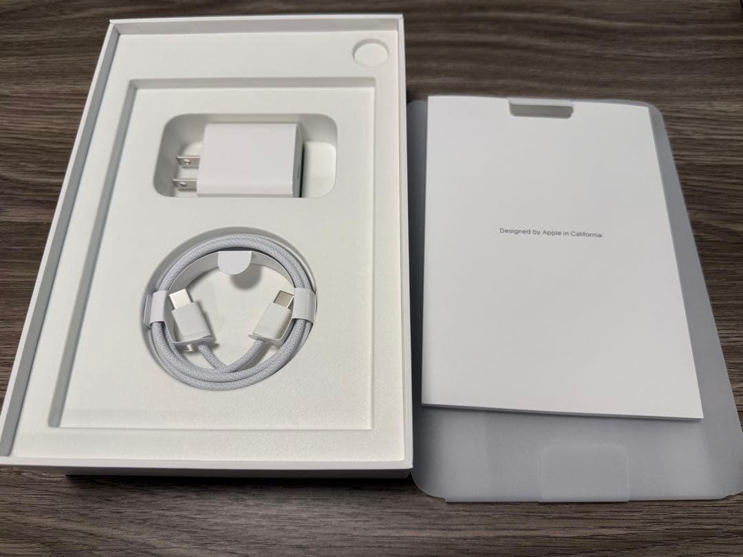 iPad mini 第7世代 スペースグレイ 本体 純正カバー付