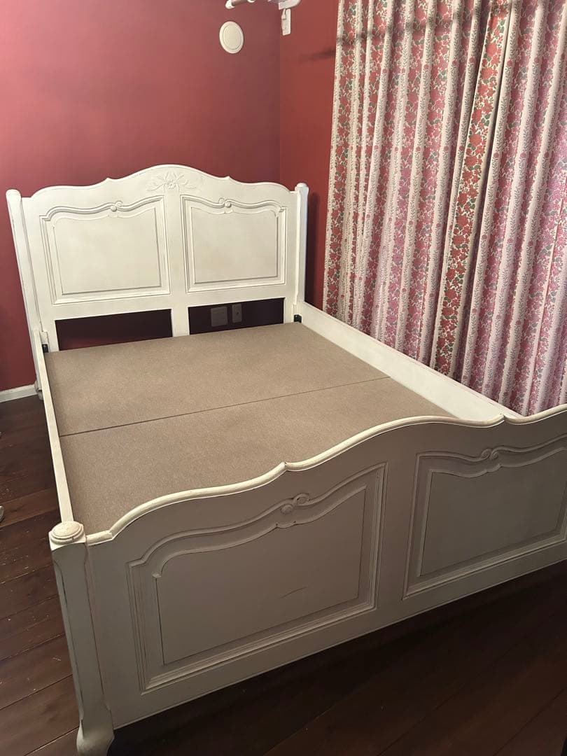 クラシック ダブルベッド フレームのみ