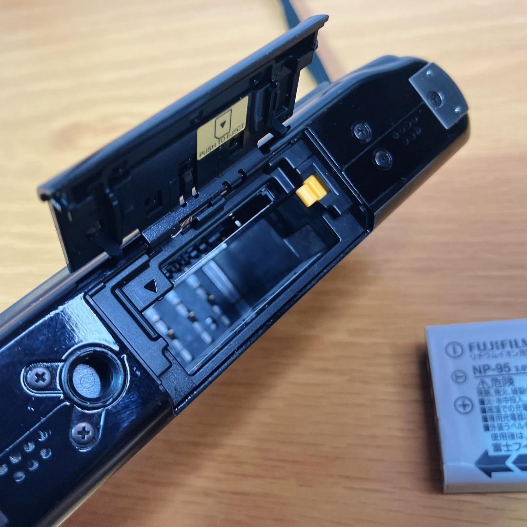 FUJIFILM FinePix REAL 3D W1 デジカメ 動確済