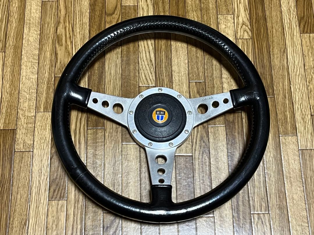 ＊*＊様 Moto-Lita ステアリングホイール 本体 ホーンボタン付