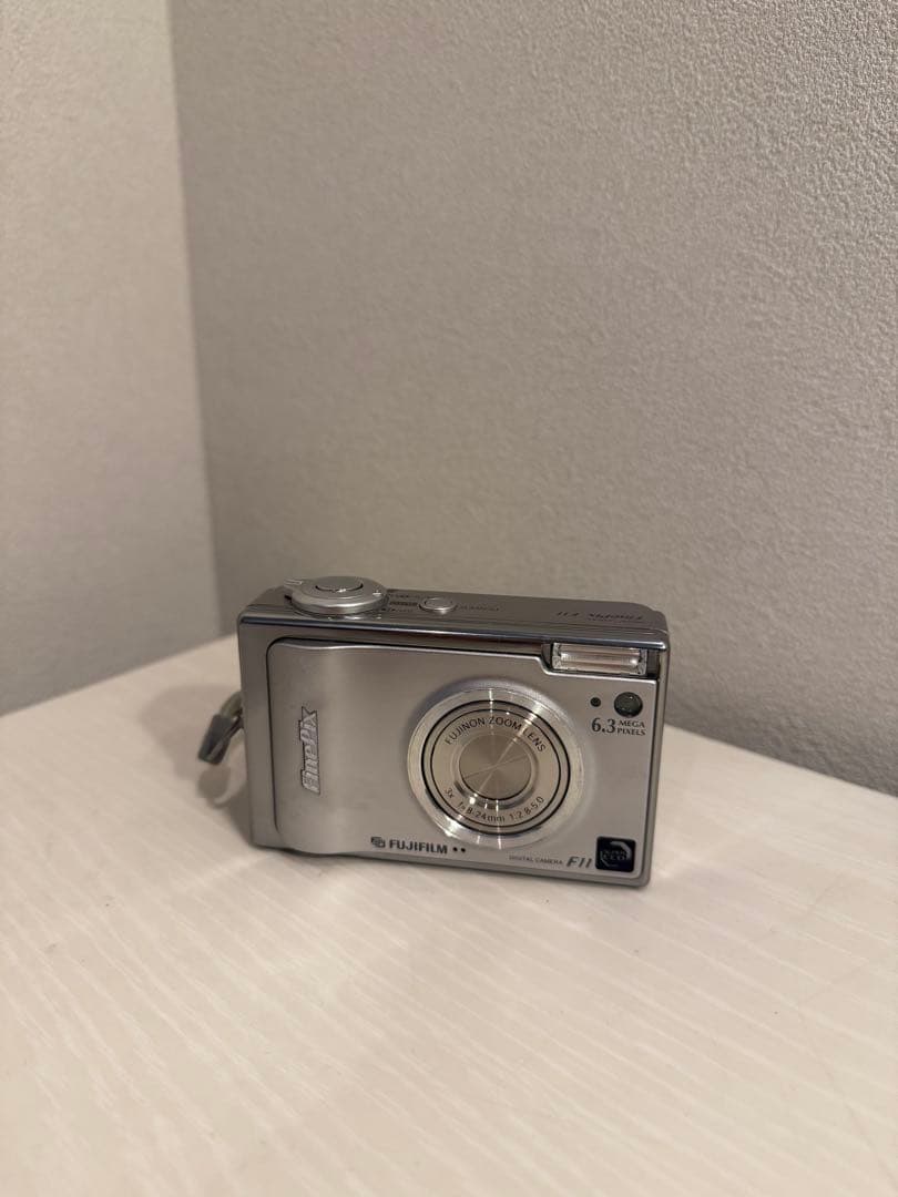 富士フィルム FinePix 6.3メガピクセル コンパクトデジタルカメラ