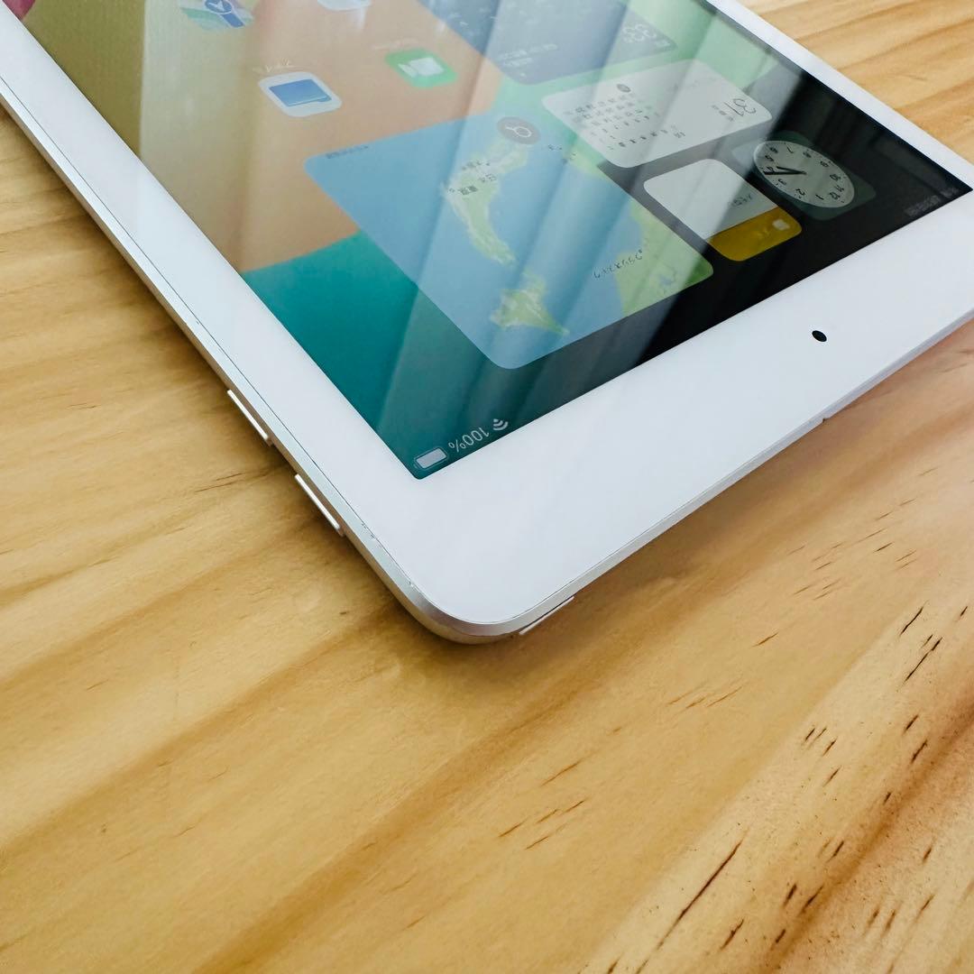 液晶無傷♪ iPad 6th 第六世代 32GB WIFI 新品キーボード付き♪