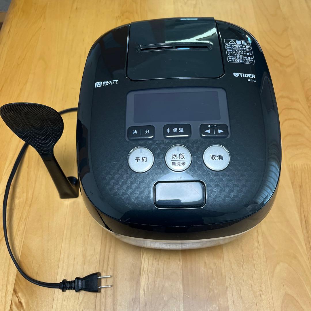 TIGER 炊飯器 JPC-G100黒 5.5合　しゃもじ付き　2019年製