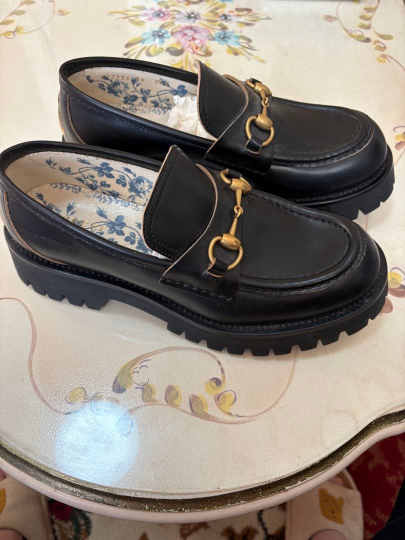 グッチ黒ローファー 厚底 ゴールド金具