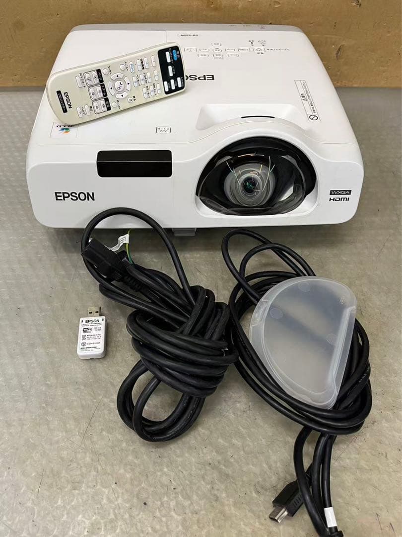 EPSON EB-535W プロジェクター 動作簡単確認　中古現状品　M-4