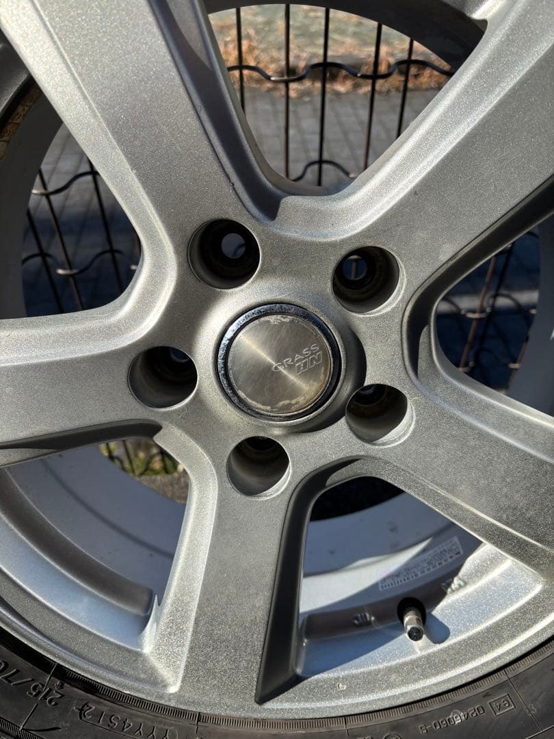 直接引取可　スタッドレスタイヤ ホイール 215/70-16 ナット付き